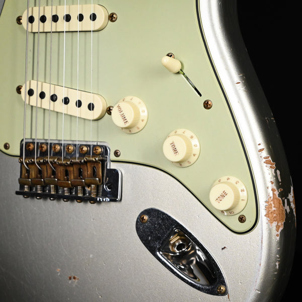 Fender Custom Shop Limited Edition Fat '59 Stratocaster Relic- Faded Aged Inca Silver 2024 (CZ583496)