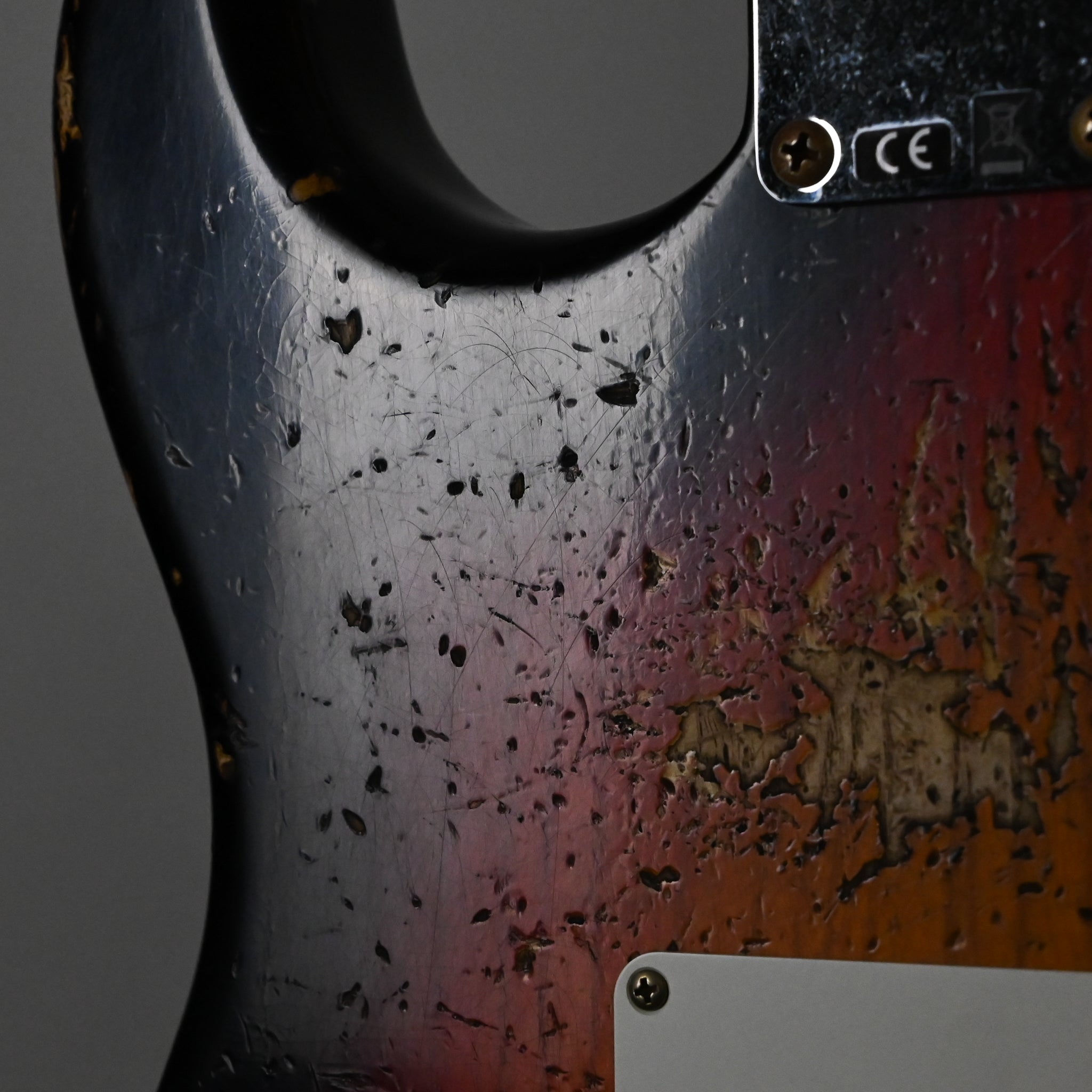 Fender Custom Shop '62 Stratocaster HSS w/ Ash Body, Heavy Relic- 3 Color Sunburst 2026 (R148461)