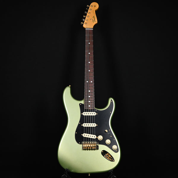 Fender Custom Shop Limited-Edition '65 Dual-Mag Strat Journeyman Relic- Aged Sage Green Metallic (CZ570830)