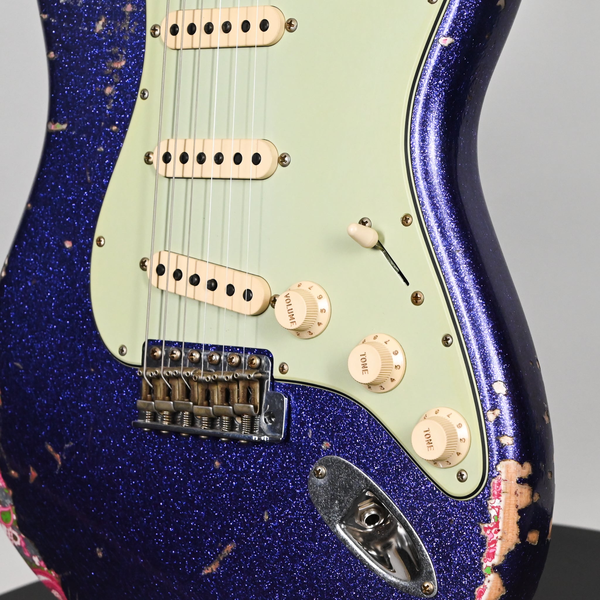 Fender Custom Shop 1962 Stratocaster w/ Josefina Handwound Pickups, Heavy Relic- Purple Sparkle/ Pink Paisley 2026 (R148255)