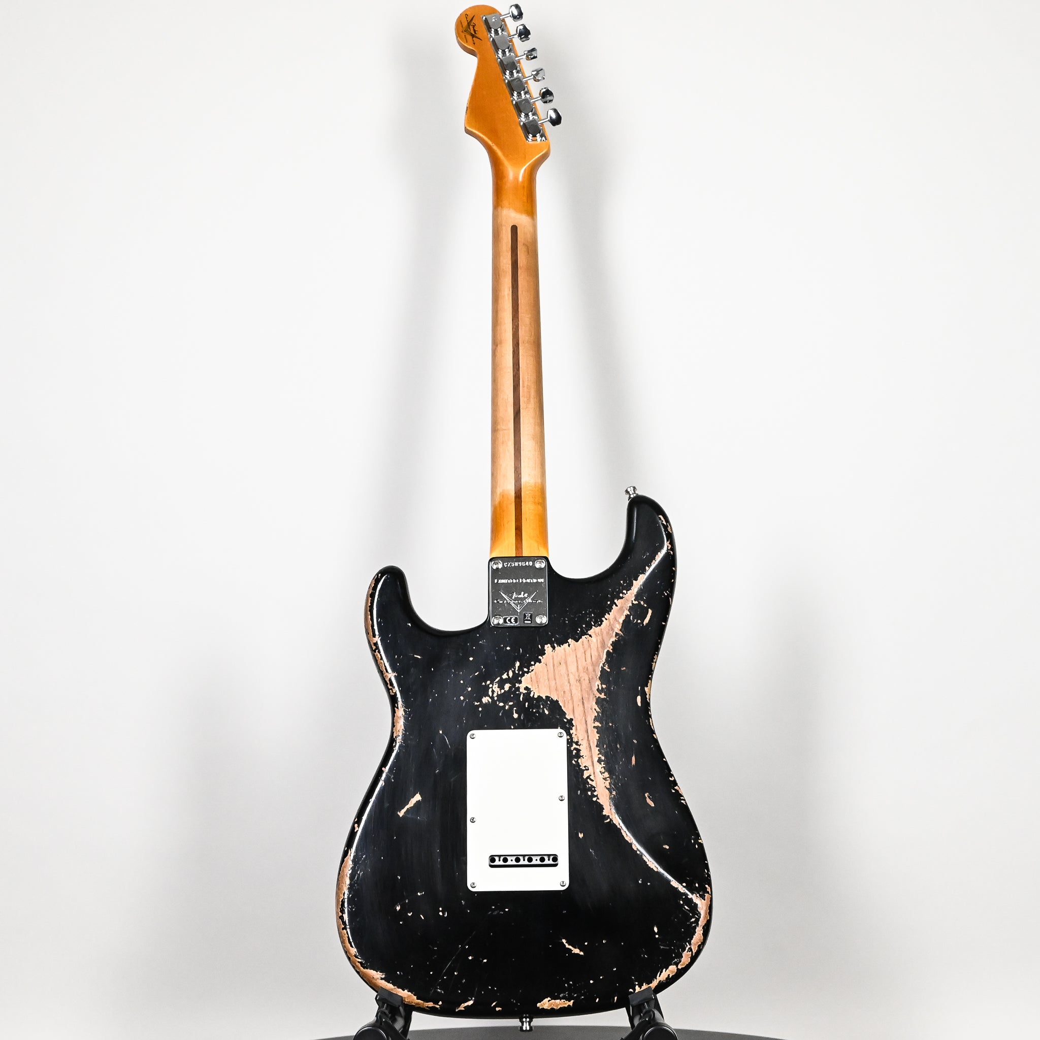 Fender Custom Shop Custom Deluxe Stratocaster Heavy Relic- Aged Black 2026 (CZ589640)