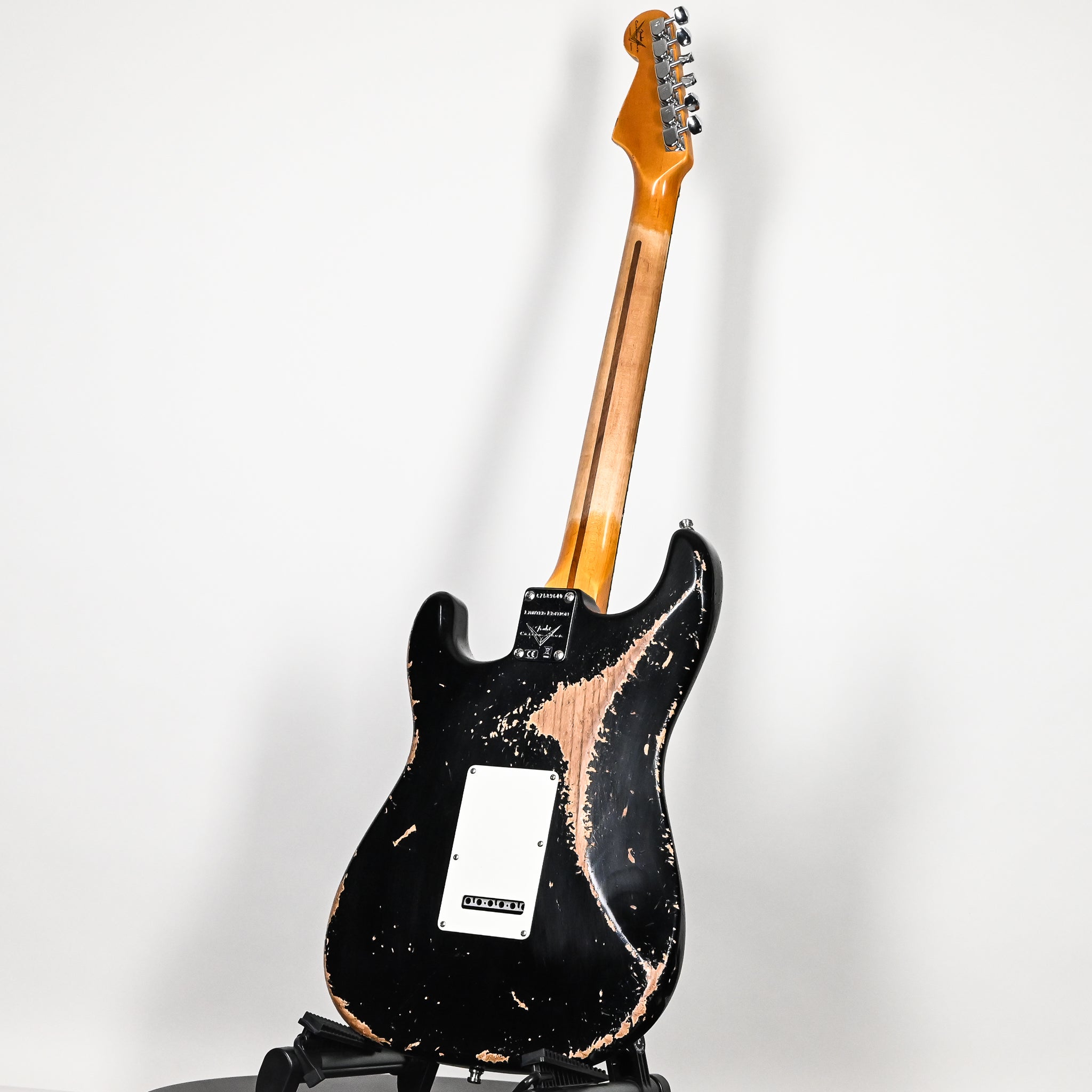 Fender Custom Shop Custom Deluxe Stratocaster Heavy Relic- Aged Black 2026 (CZ589640)