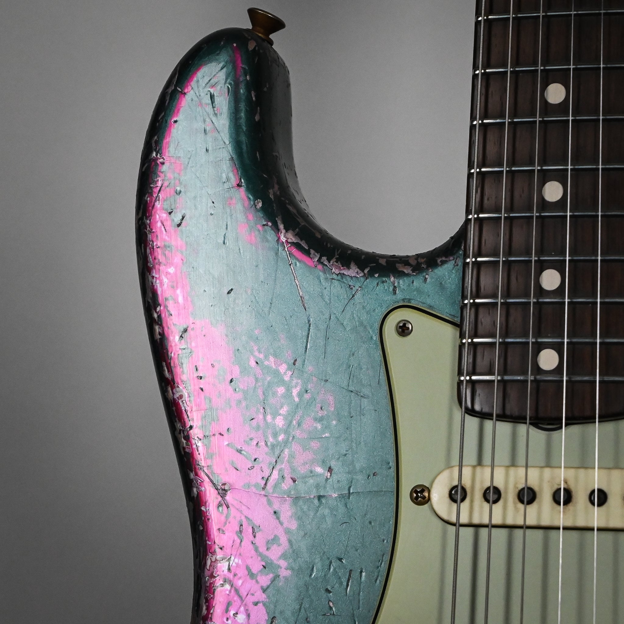 Fender Custom Shop Masterbuilt Dennis Galuszka '62 Stratocaster w/ Brazilian Rosewood Fingerboard Super Heavy Relic- Sherwood Metallic / Pink Paisley 2026 (R148478)
