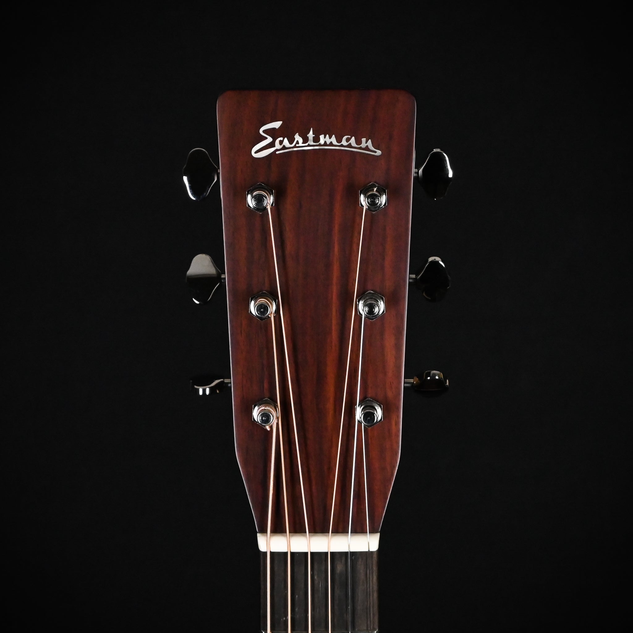 Eastman E20OM Thermo-Cure Acoustic Guitar- Natural 2026 (M2151576)
