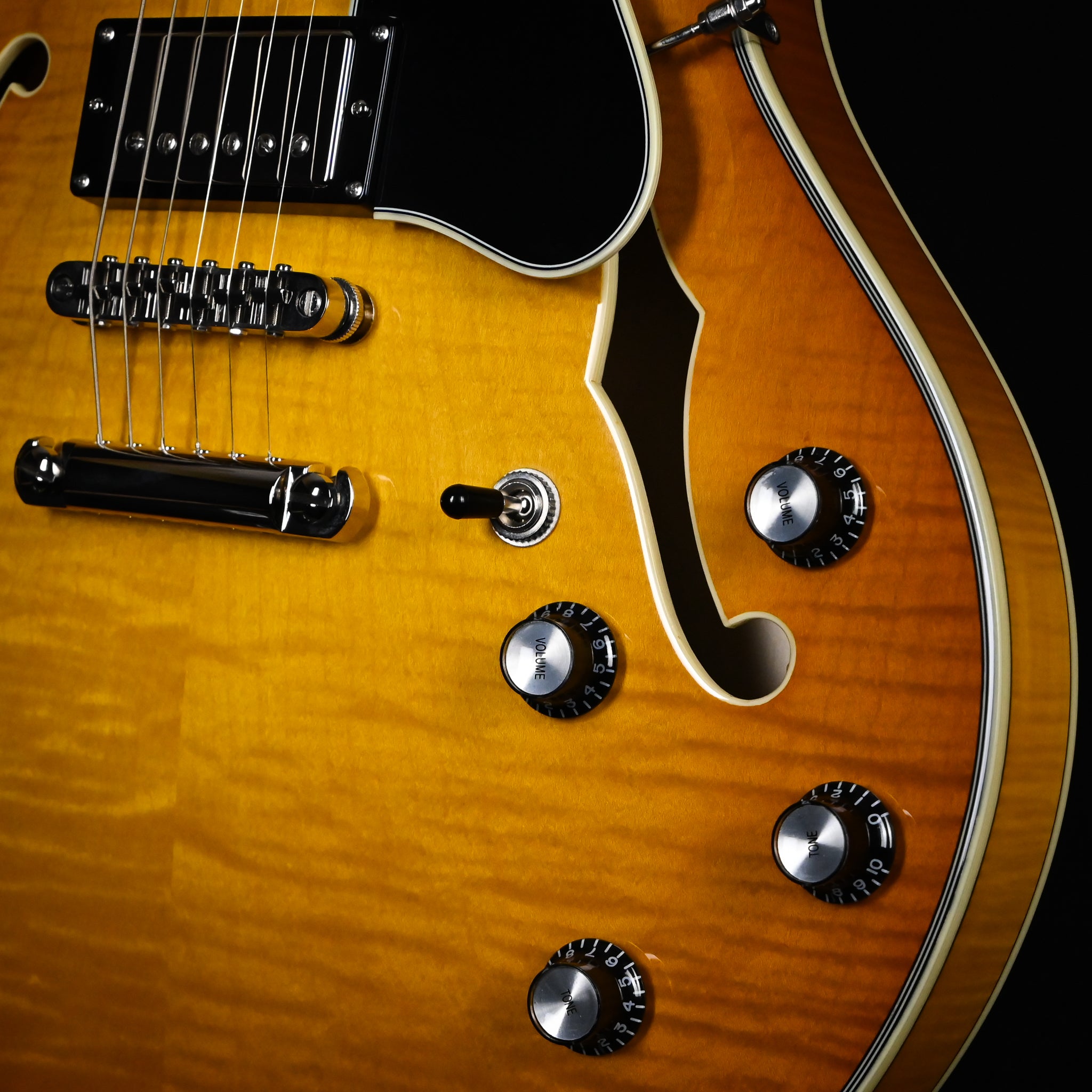 Eastman T486 Thinline Semi-Hollowbody Electric Guitar- Goldburst 2026 (P2501339)