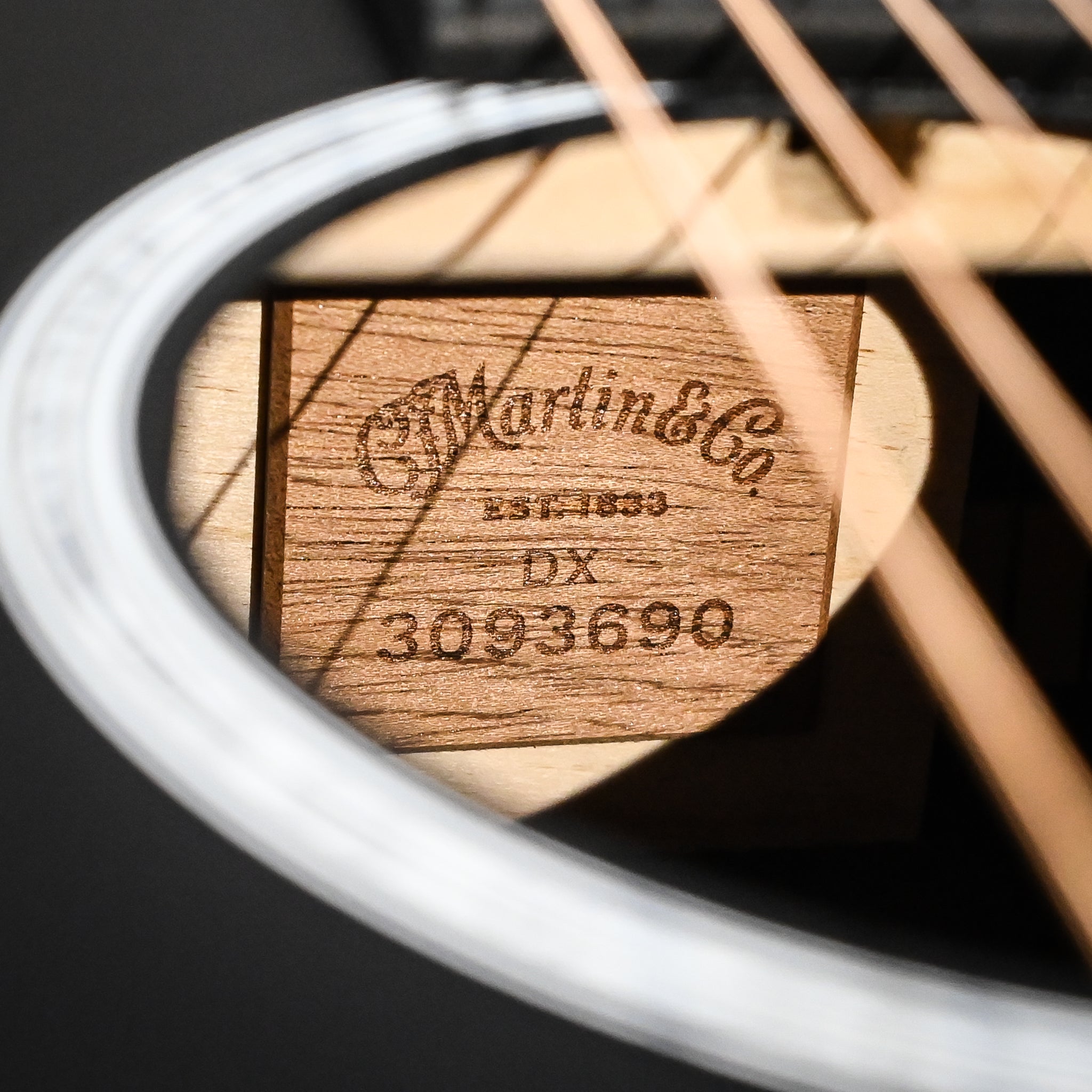 Martin DX Johnny Cash Signature Artist Editions, D-14 Fret, Acoustic/ Electrics 2026 (3093690)