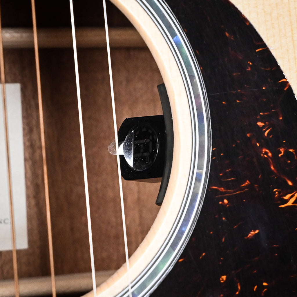 Martin 000C Jr E Junior Series, 000 Junior-14 Fret Cutaway, Acoustic/ Electric 2026 (3078854)