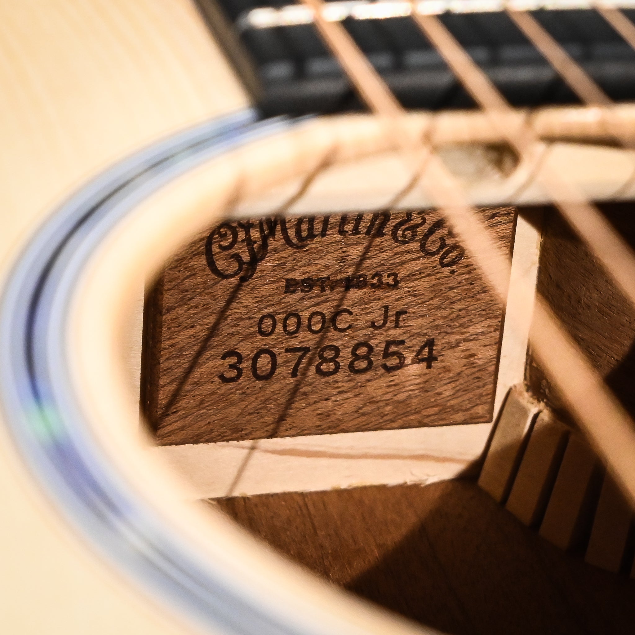 Martin 000C Jr E Junior Series, 000 Junior-14 Fret Cutaway, Acoustic/ Electric 2026 (3078854)