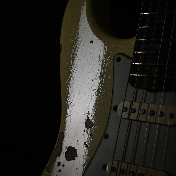 Fender Custom Shop '61 Stratocaster Heavy Relic- Aged Vintage White/ 3 Color Sunburst 2024 (CZ582776)