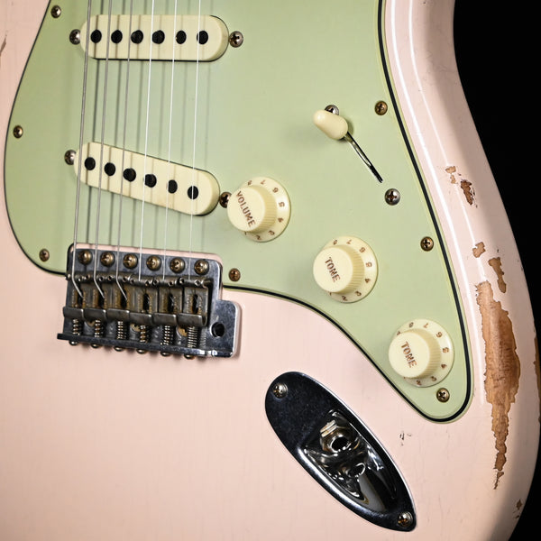 Fender Custom Shop Limited Edition '63 Stratocaster Relic- Super Faded Aged Shell Pink 2025 (CZ585261)