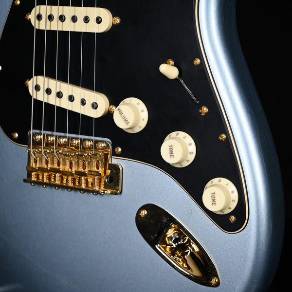 Fender Custom Shop Limited Edition '65 Dual Mag Stratocaster w/ Gold Hardware Journeyman/Closet Classic- Aged Blue Ice Metallic 2024 (CZ581291)