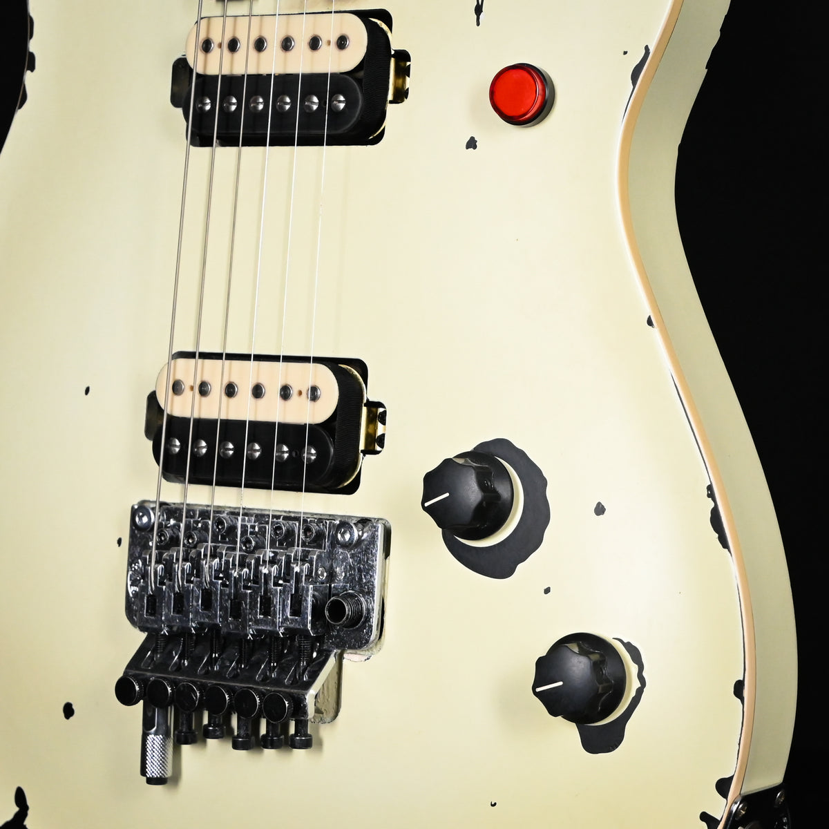 EVH Limited Edition Wolfgang Special Striped Series- Distressed Ivory (WG250142M)