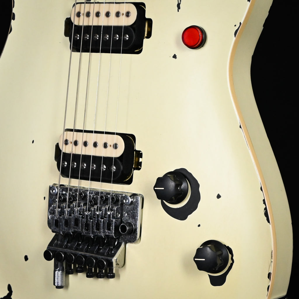 EVH Limited Edition Wolfgang Special Striped Series- Distressed Ivory 2026 (WG250138M)