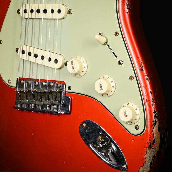 Fender Custom Shop Limited Edition '62 Stratocaster Heavy Relic- Aged Candy Tangerine/ 3-Color Sunburst 2025 (CZ583489)
