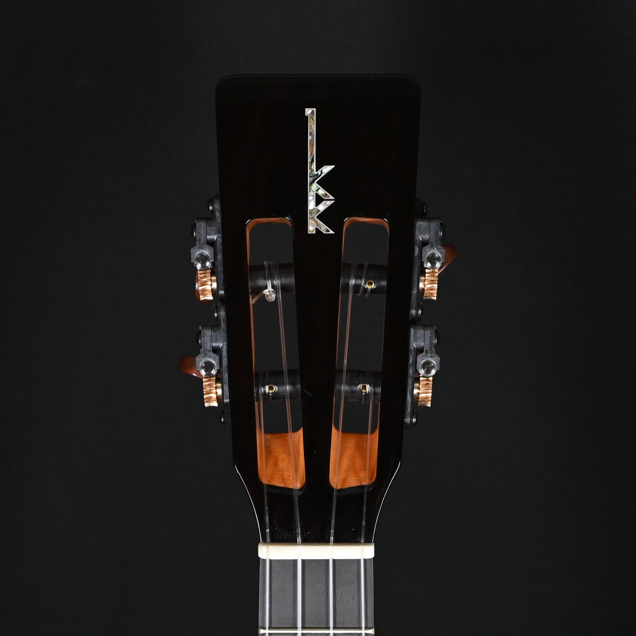 Kamaka Ukulele Tenor 4-String Jake Shimabukuro “Blue” (260340)