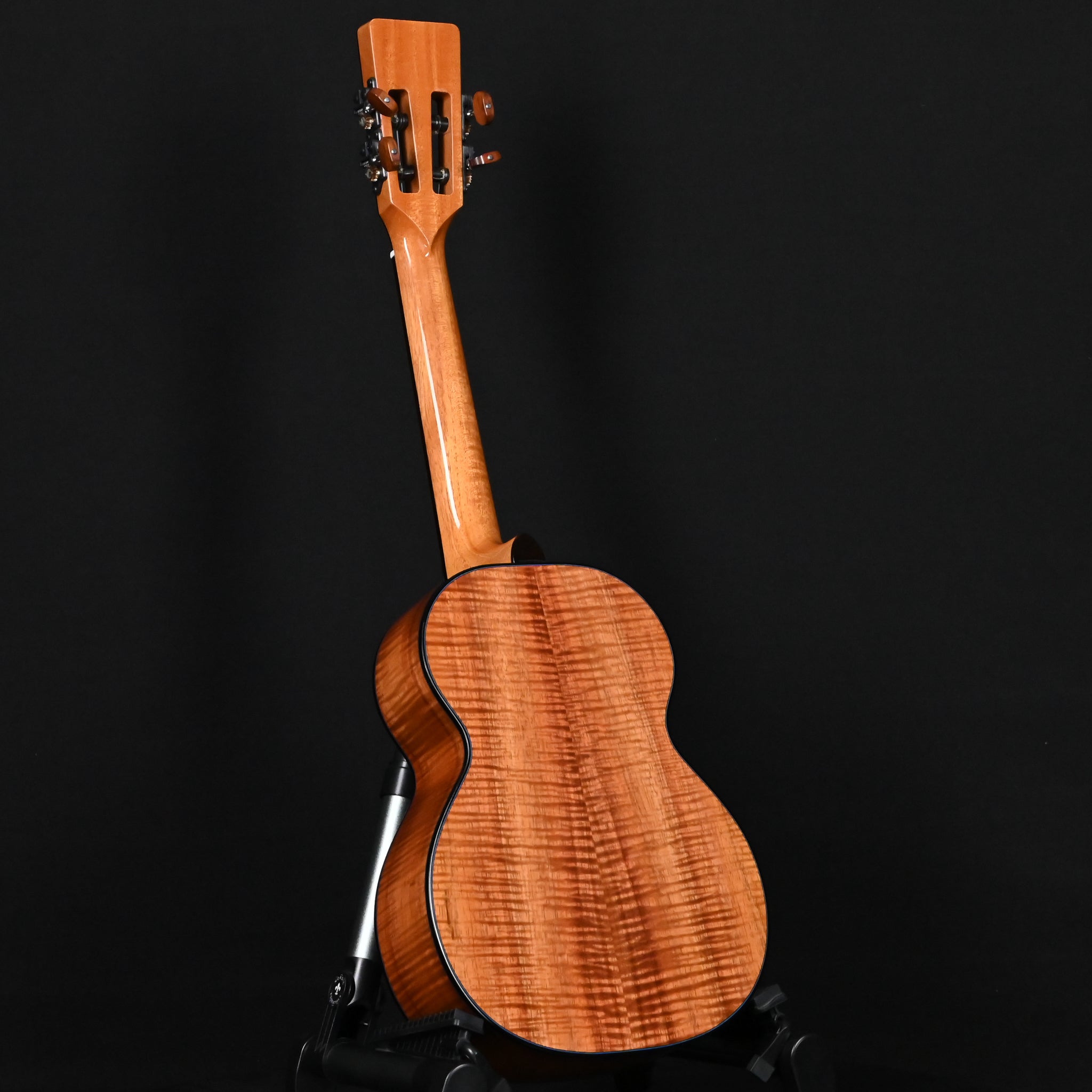 Kamaka Ukulele Tenor 4-String Jake Shimabukuro “Blue” (260340)