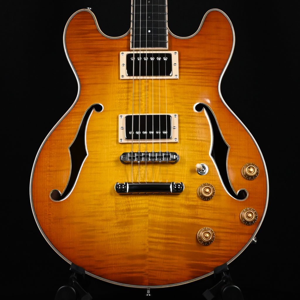 Eastman T184MX Semi-Hollowbody Electric Guitar- Goldburst 2026 (P2500579)