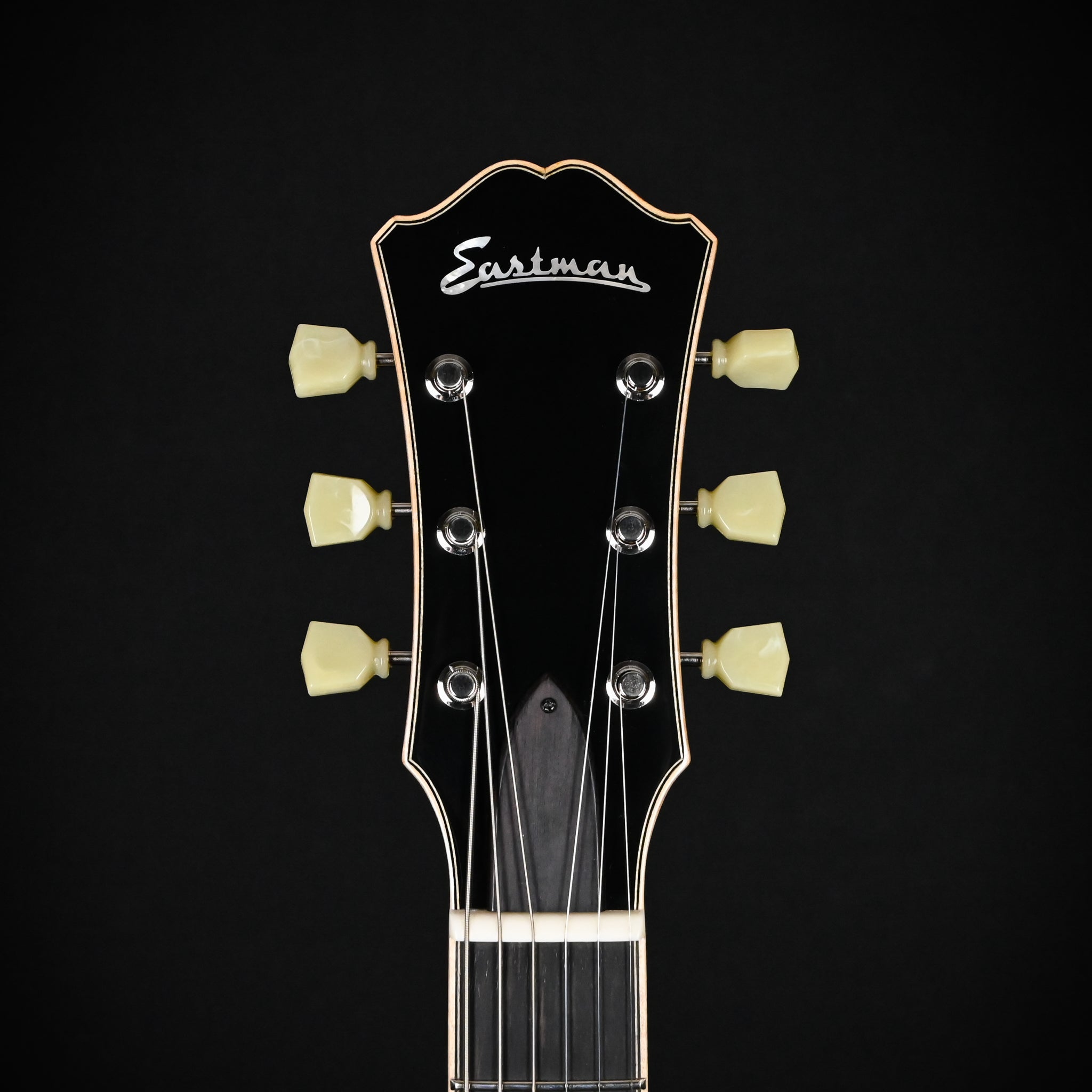 Eastman T184MX Semi-Hollowbody Electric Guitar- Goldburst 2026 (P2500579)