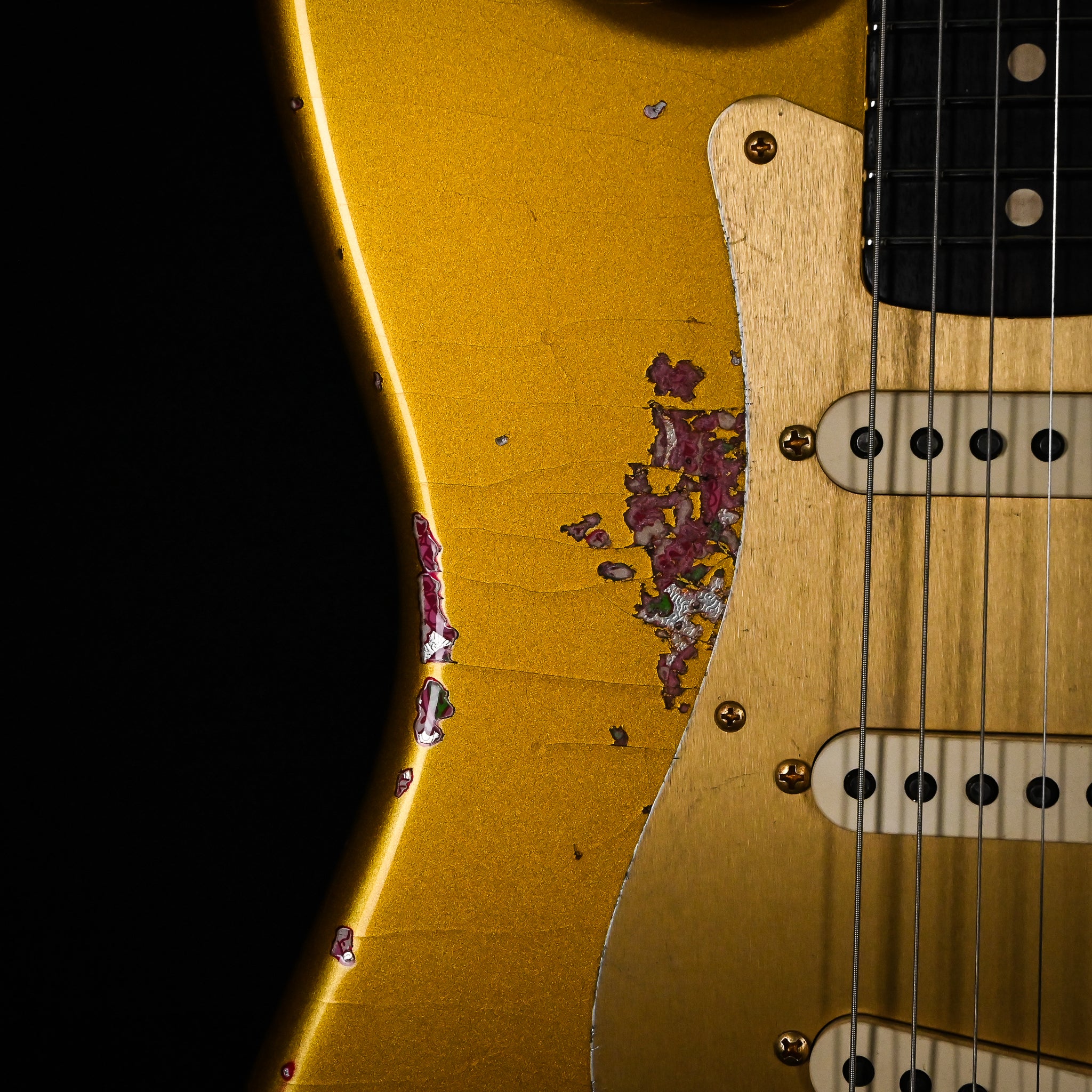 Fender Custom Shop 1962 Stratocaster w/ Gold Hardware Heavy Relic- Frost Gold / Pink Paisley 2025 (R133981)