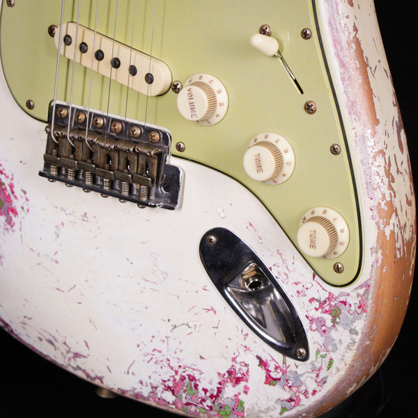 Fender Custom Shop Masterbuilt Dennis Galuszka 1962 / 62 Stratocaster Super Heavy Relic Olympic White / Pink Paisley Brazilian Rosewood 2024 (R135600)