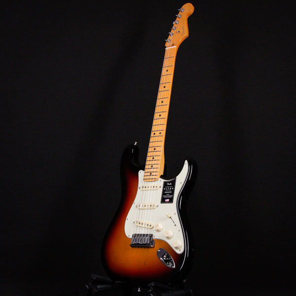 Fender American Ultra Stratocaster SSS Maple Fingerboard Ultraburst (US22068451)