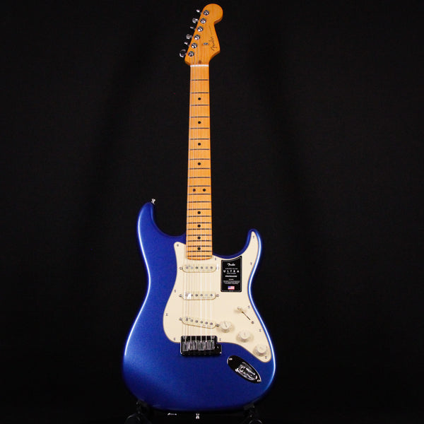 Fender American Ultra Stratocaster SSS Maple Fingerboard Cobra Blue (US22082364)