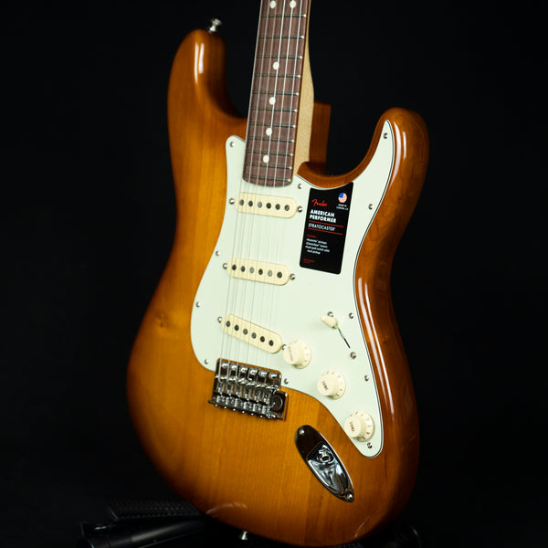 Fender American Performer Stratocaster Rosewood Fingerboard Honeyburst (US21024353)