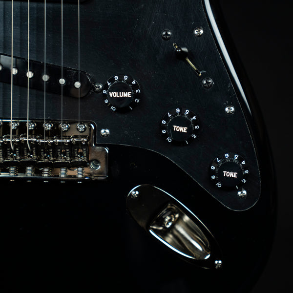 Fender FINAL FANTASY XIV Stratocaster Rosewood Fingerboard Black (JD22100434) #898