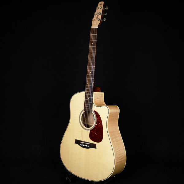 Seagull Guitars Performer Cutaway Dreadnought Flame Maple Acoustic-electric Natural (052103000040)
