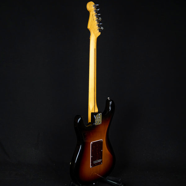 Fender American Professional II Stratocaster 3-Color Sunburst Rosewood Fingerboard SSS (US22009860)