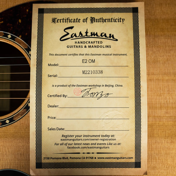 Eastman E2OM Orchestra Acoustic Guitar Natural Cedar Top (M2210338)