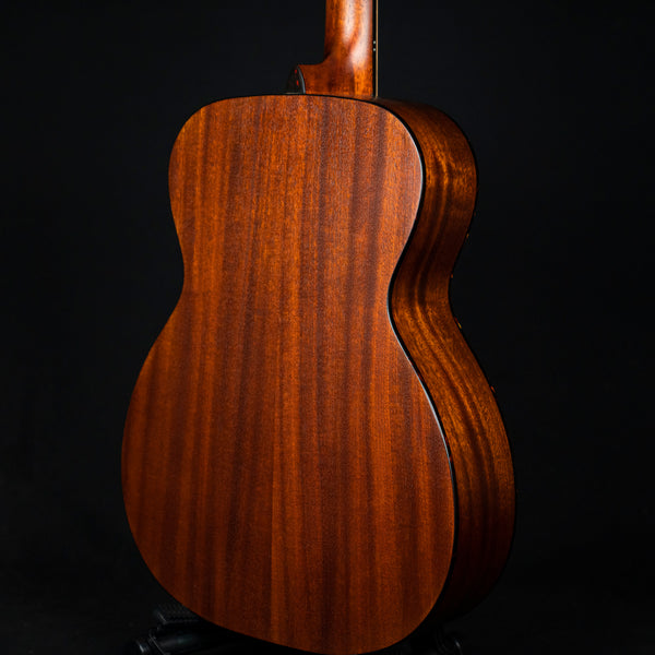 Eastman E2OM Orchestra Acoustic Guitar Natural Cedar Top (2210339)