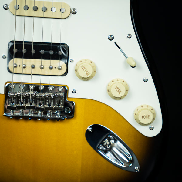 Fender JV Modified '50s Stratocaster Maple Fingerboard 2-Color Sunburst (JV000210)