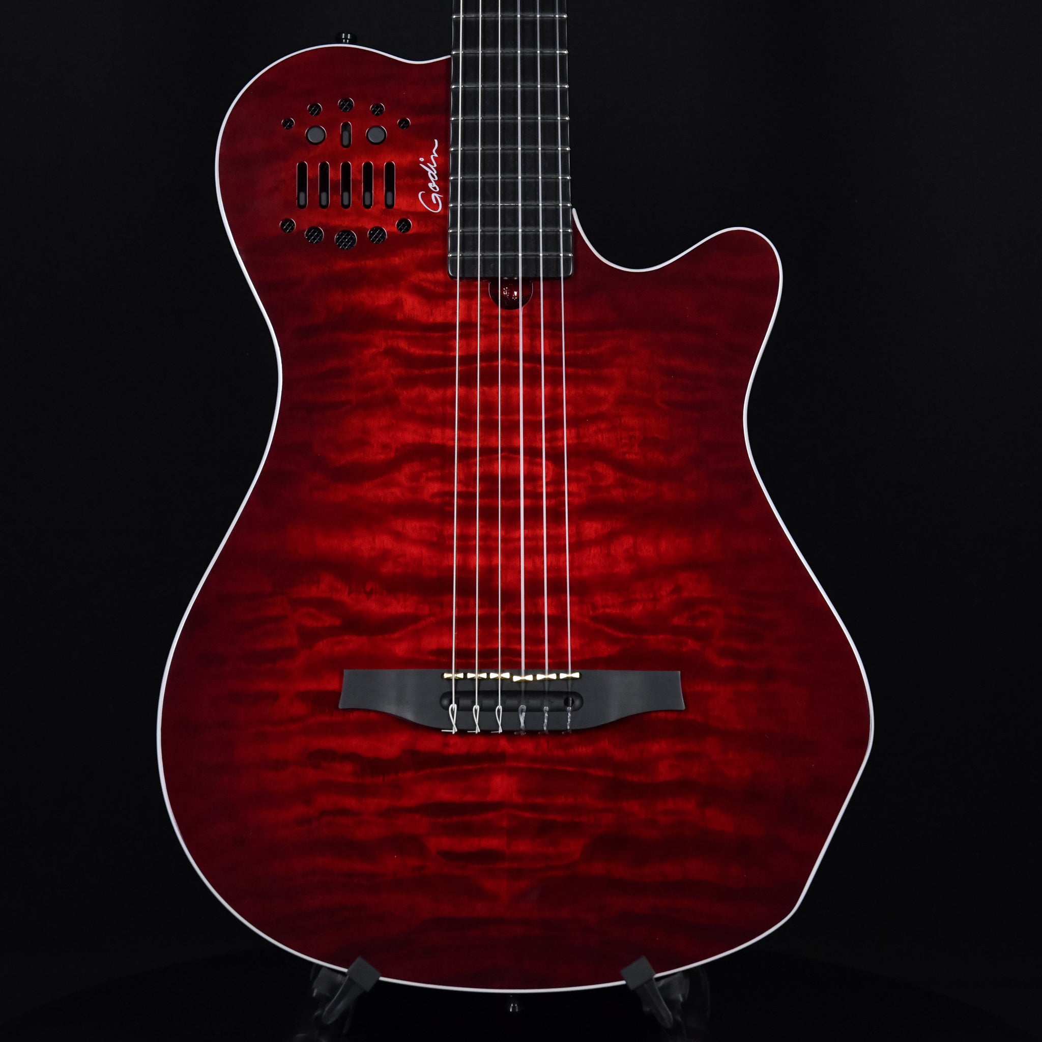 Godin ACS Grand Concert Quilted Maple Trans Red Nylon (22324141 