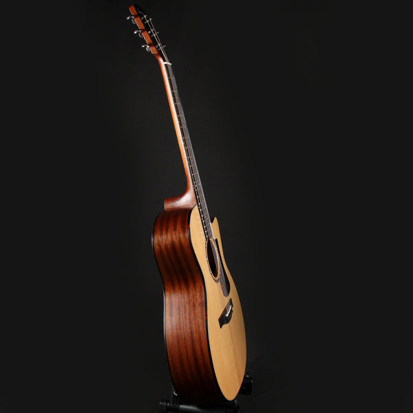 Eastman AC122-2CE Solid Cedar Grand Auditorium Acoustic Electric (M2102404)