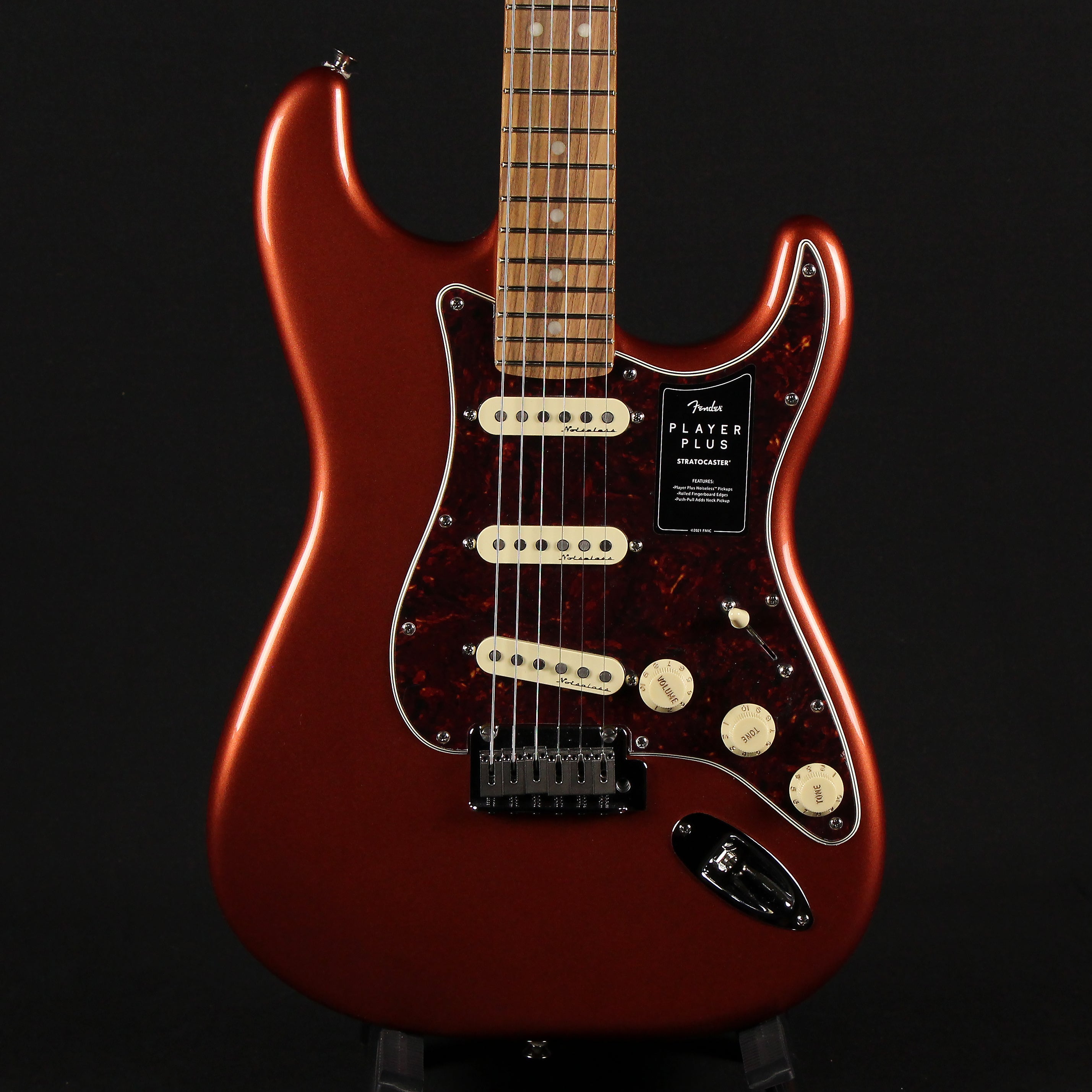 Player Plus Stratocaster Aged Apple Red Pau Ferro Fingerb Miami-Guitars